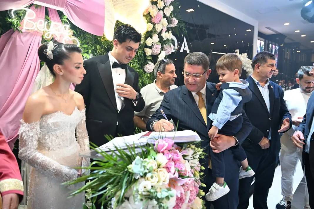 Beyza Bakaç ile İsmet Özgen Evlendi 9